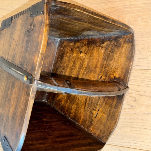 Antique primitive Chinese Wooden rice/grain Storage Basket - Picture 4 of 6